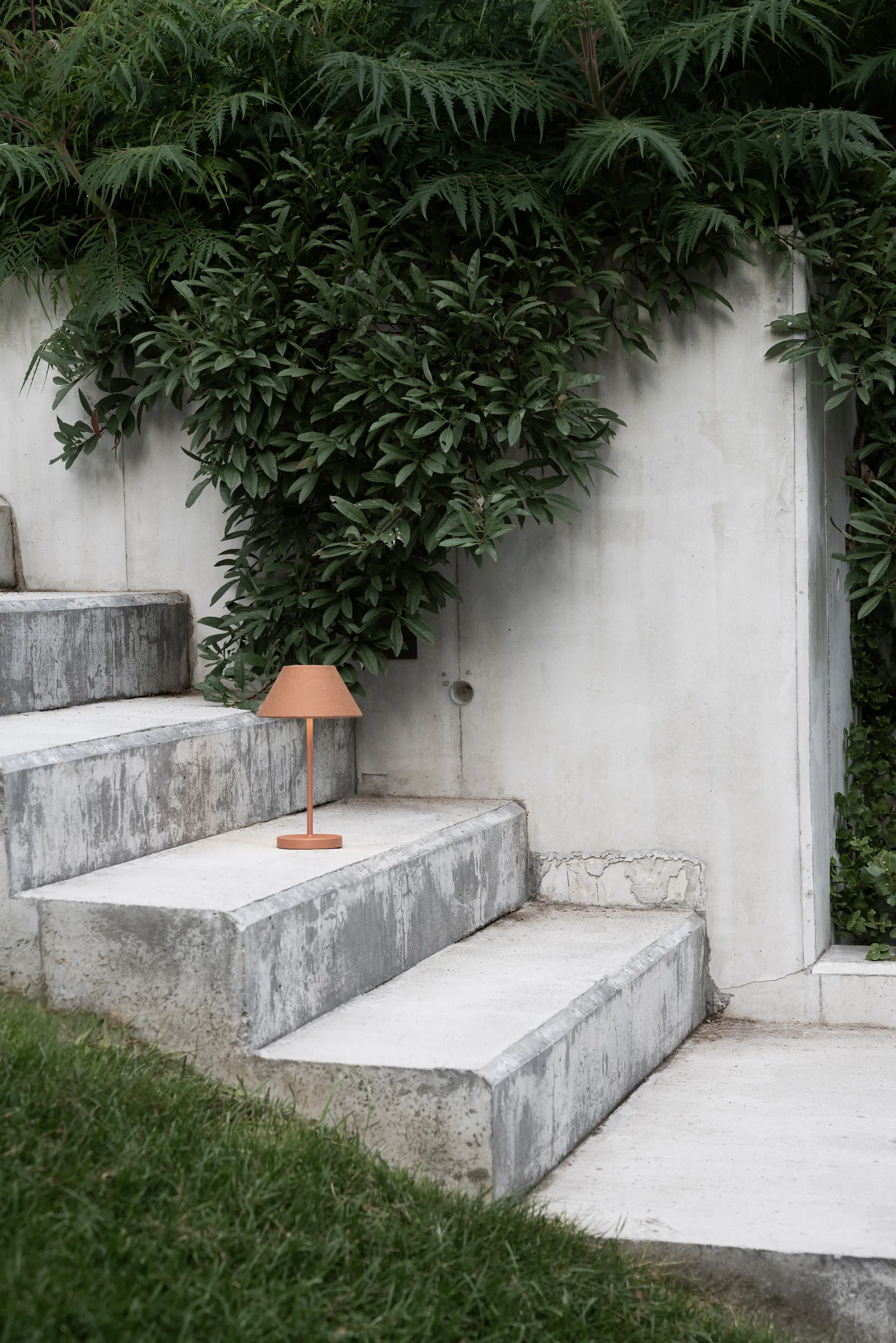 Teya bordslampa portable, Terracotta, Ø15x26 cm Watt & Veke