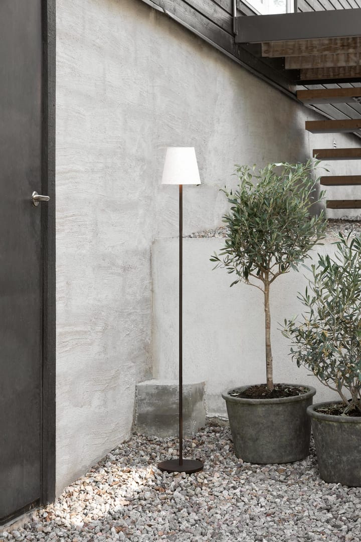 Tyra floor portable golvlampa Ø14 cm, Coffee Watt & Veke
