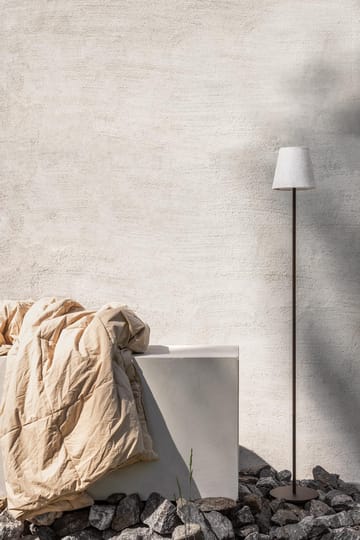 Tyra floor portable golvlampa Ø14 cm - Coffee - Watt & Veke