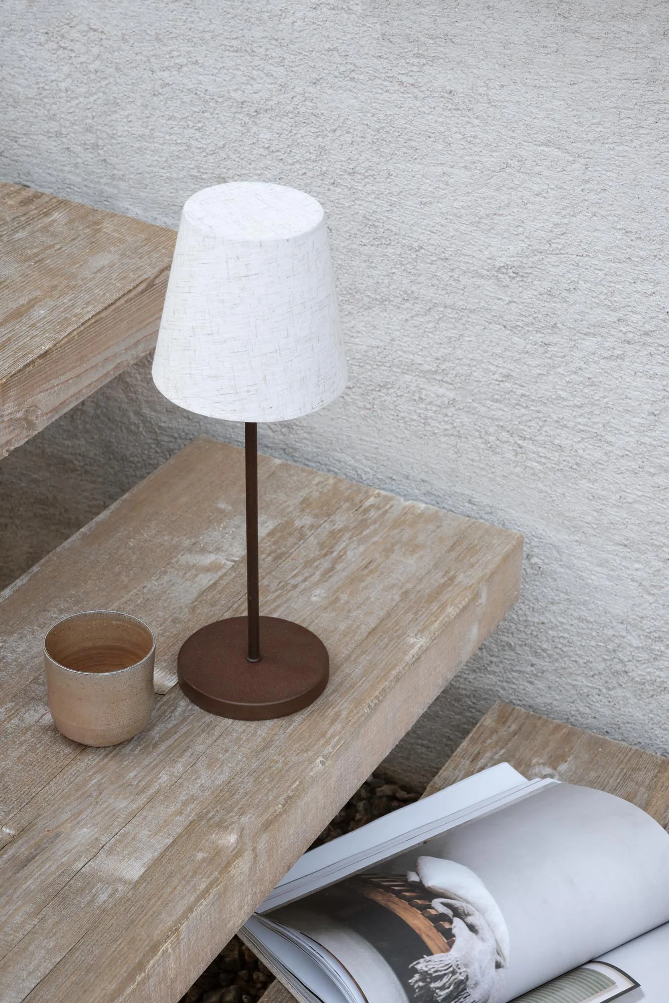 Tyra table portable bordslampa Ø14 cm, Coffee Watt & Veke