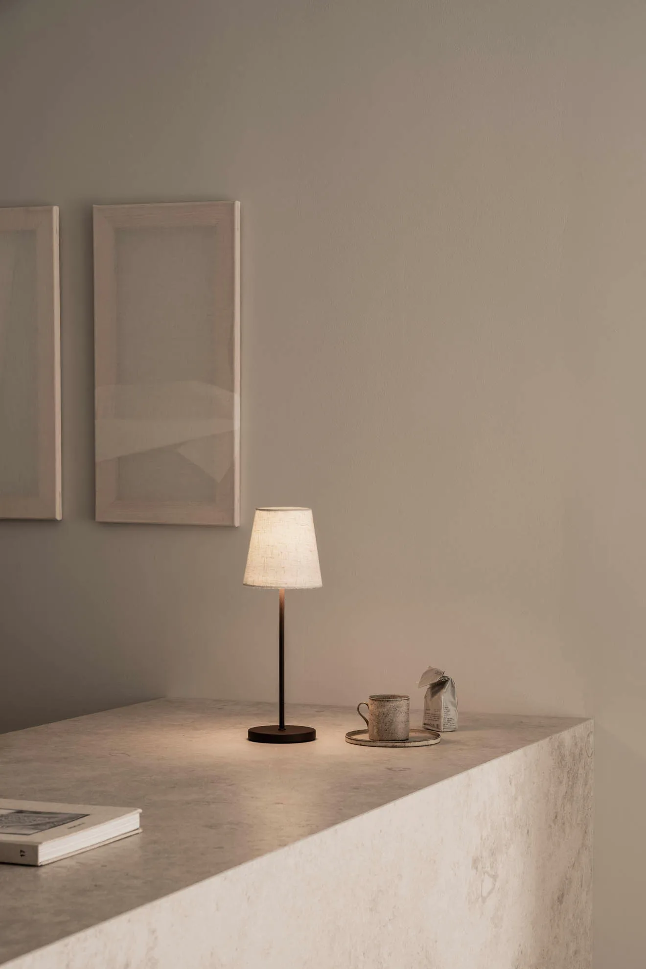 Tyra table portable bordslampa Ø14 cm, Coffee Watt & Veke