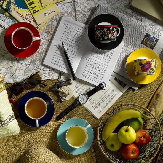 Wonderlust kopp med fat, crimson jewel Wedgwood