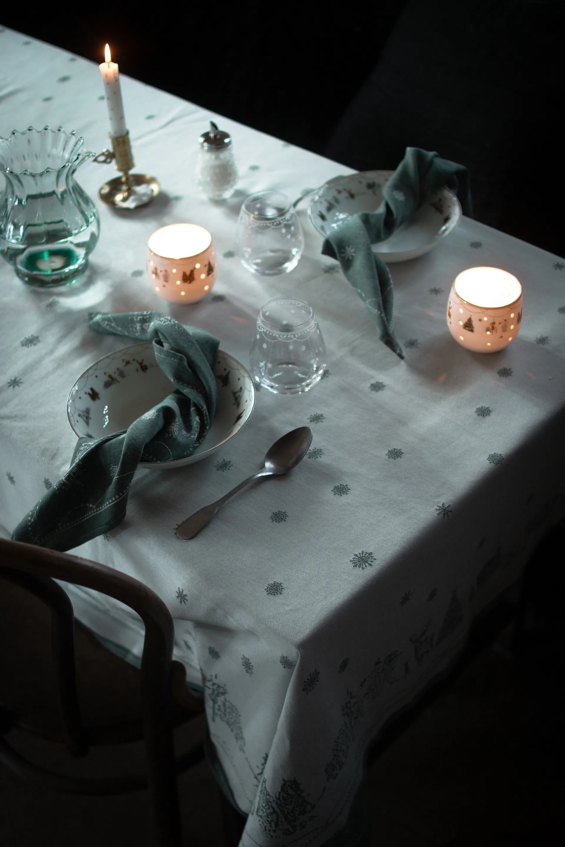 Julemorgen duk , Vit-grön, 140x240 cm Wik & Walsøe