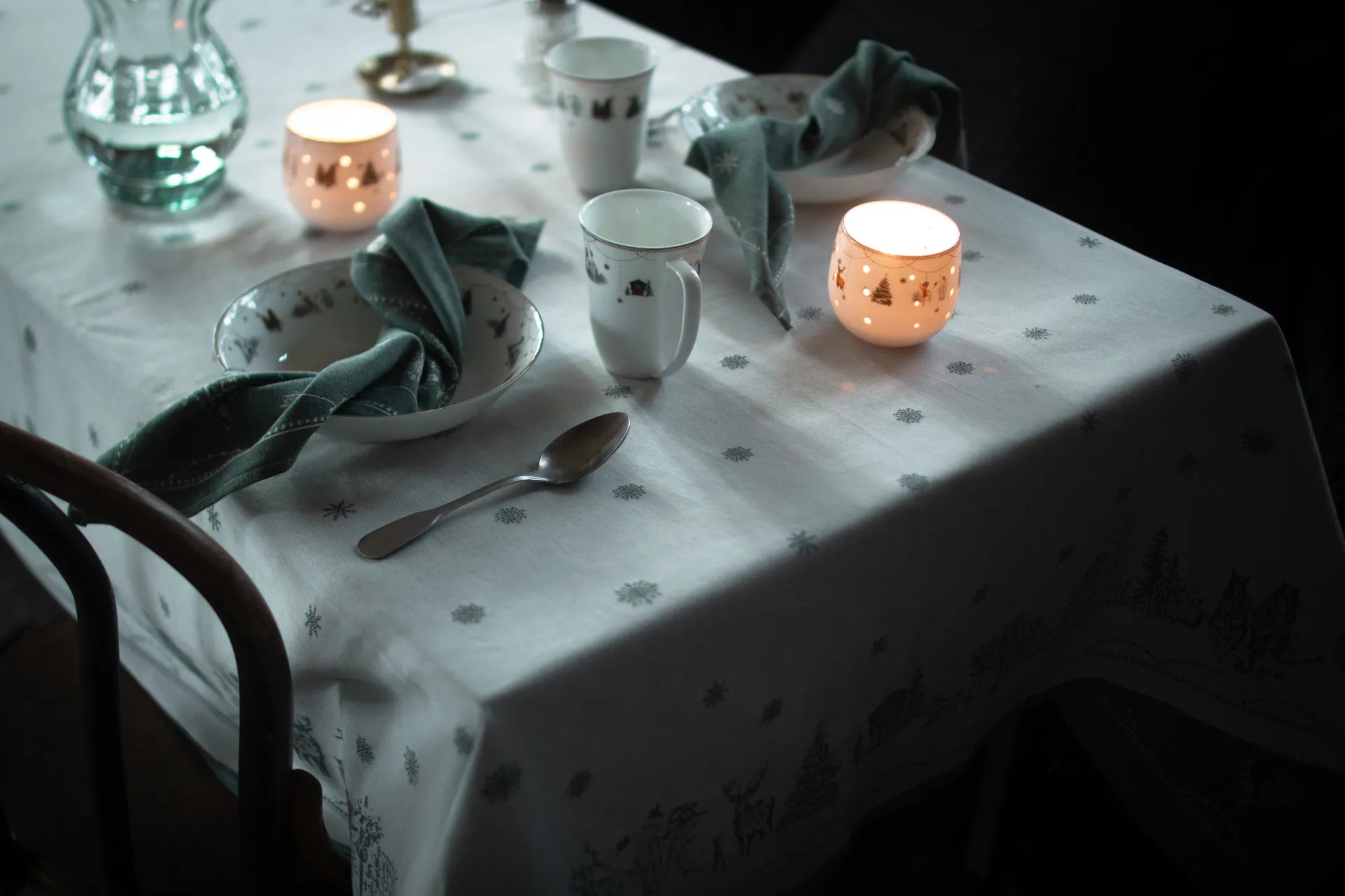 Julemorgen duk , Vit-grön, 140x300 cm Wik & Walsøe