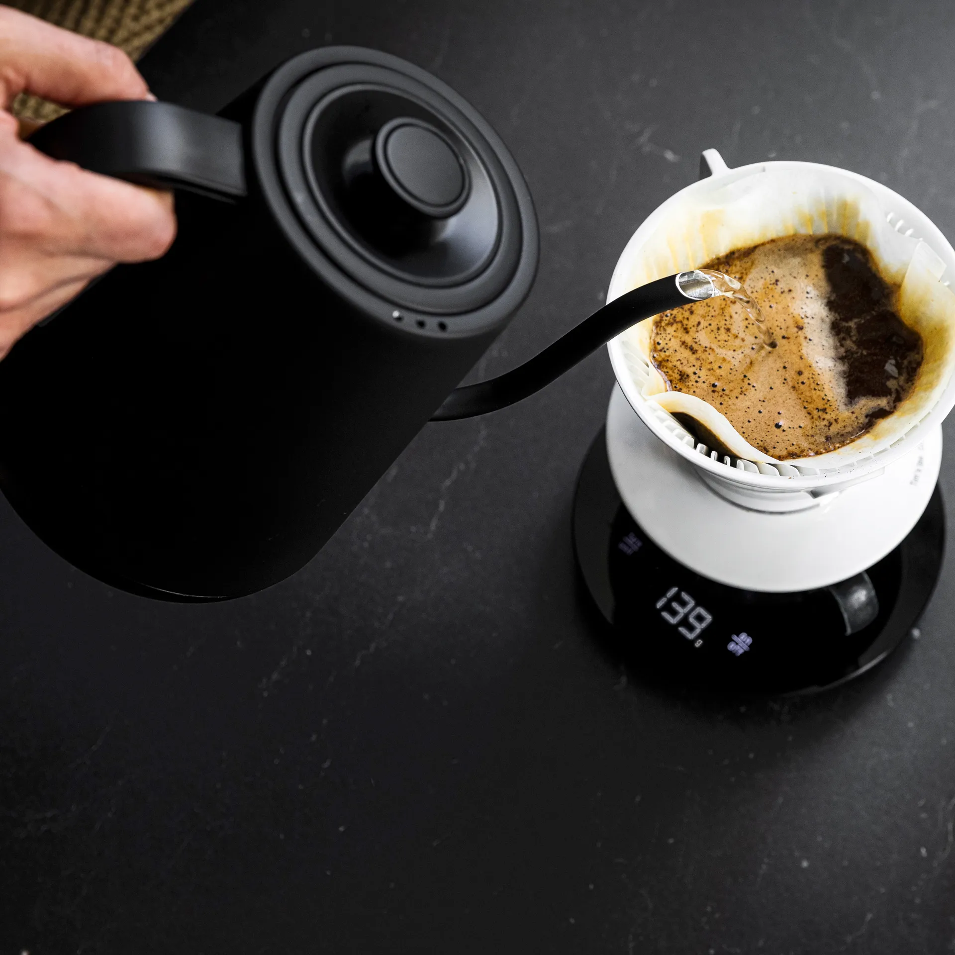 WSPOK-1000B pour over vattenkokare, Mattsvart Wilfa