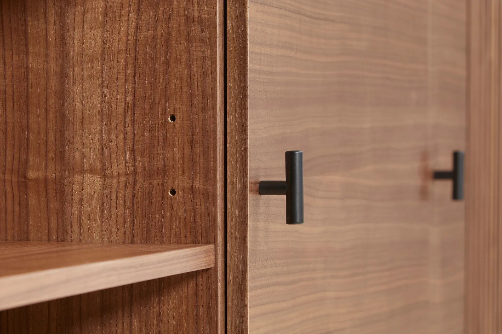 Array sidobord, 180 cm, Valnöt Woud