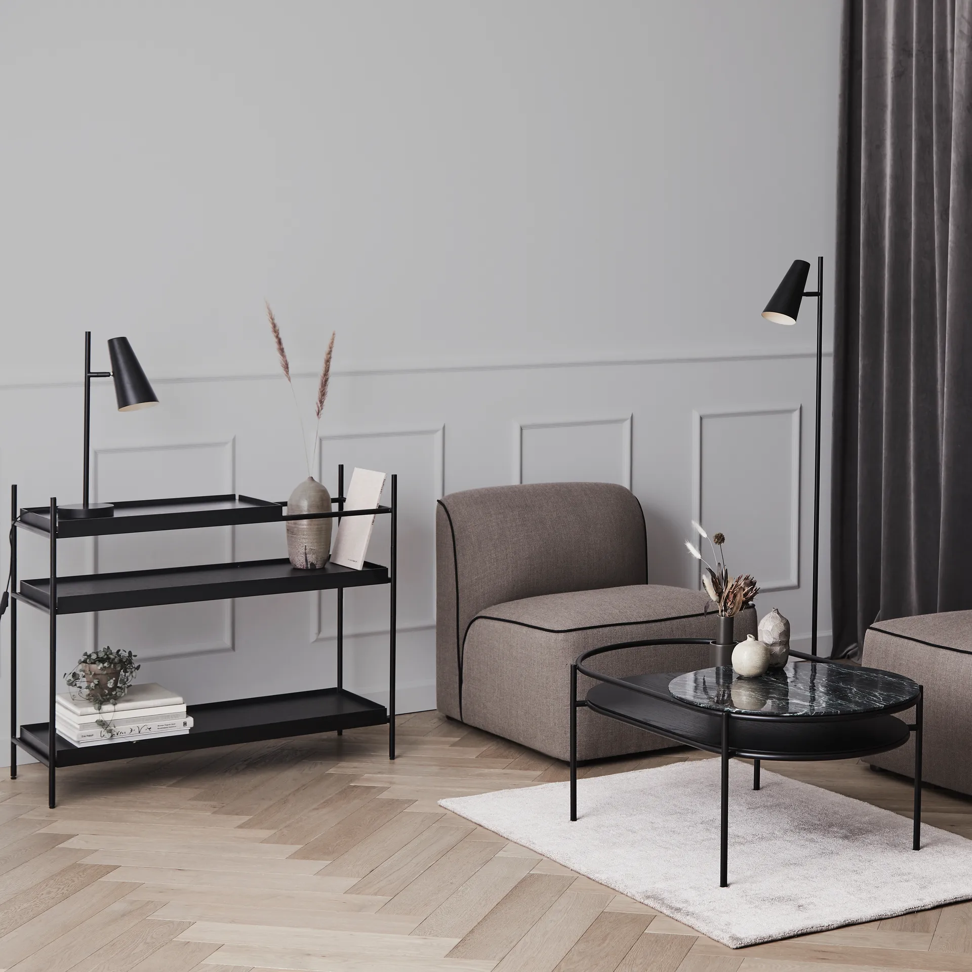 Cono bordslampa, Svart Woud