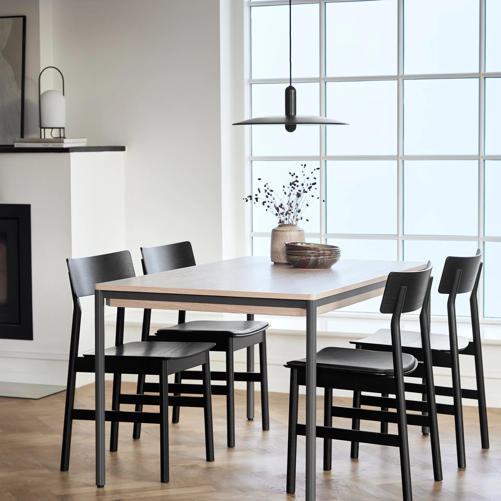 Ghost bordslampa, Svart-vitt opalglas Woud