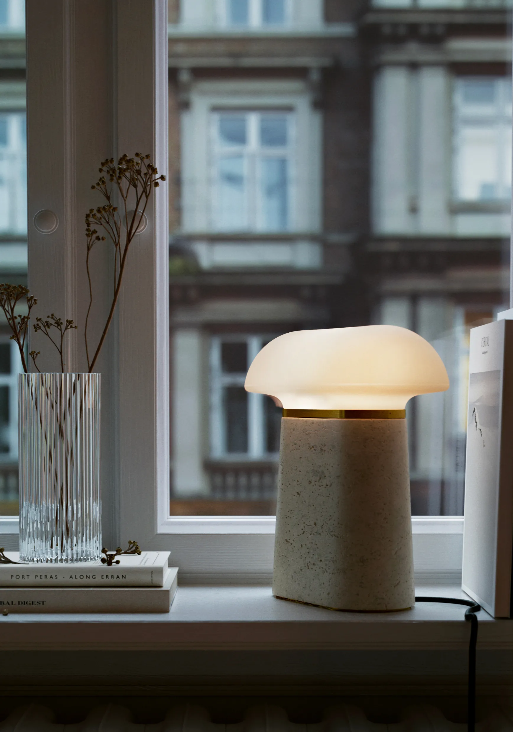 Nova bordslampa, Ivory Woud