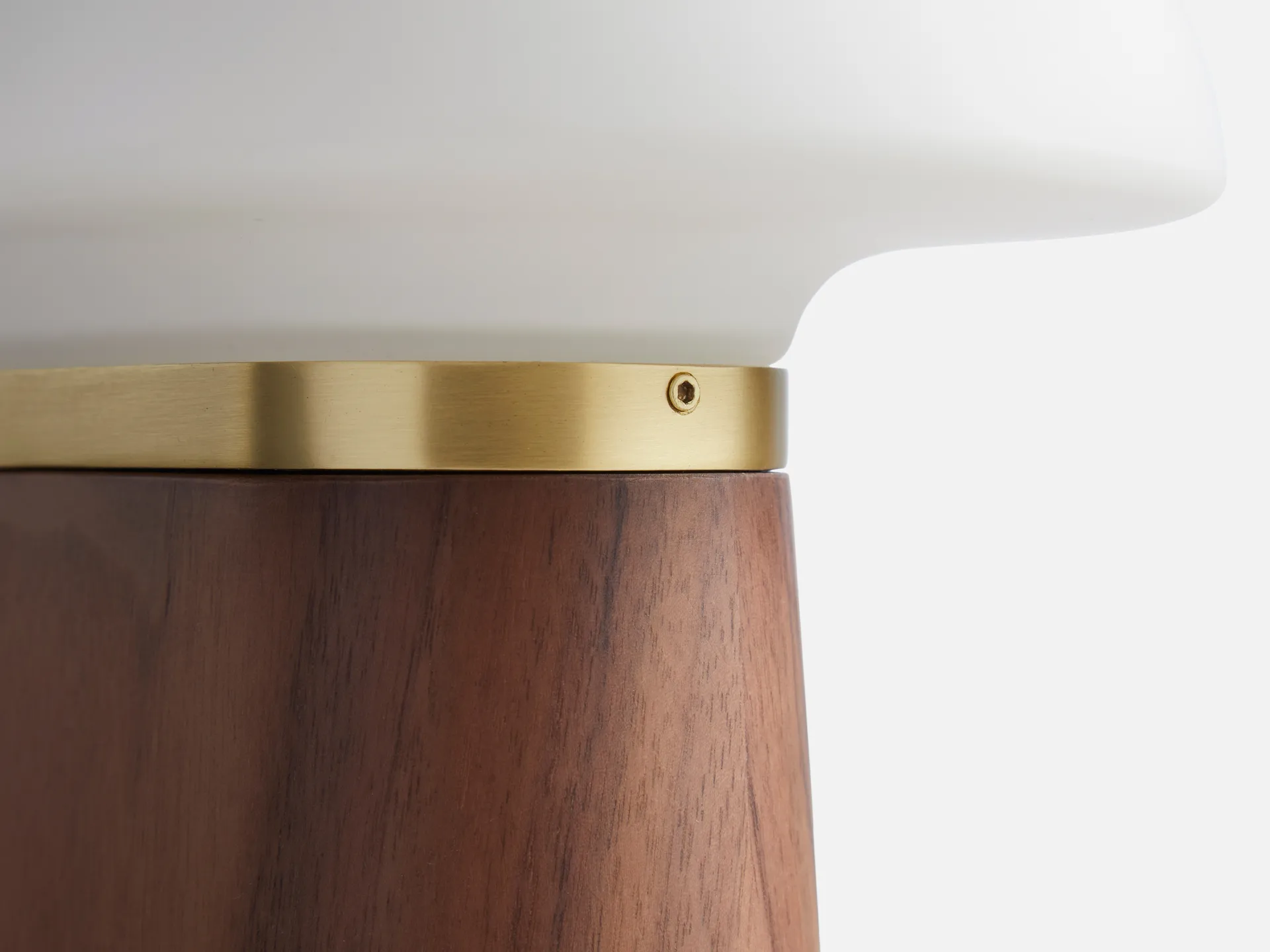 Nova bordslampa, Walnut Woud