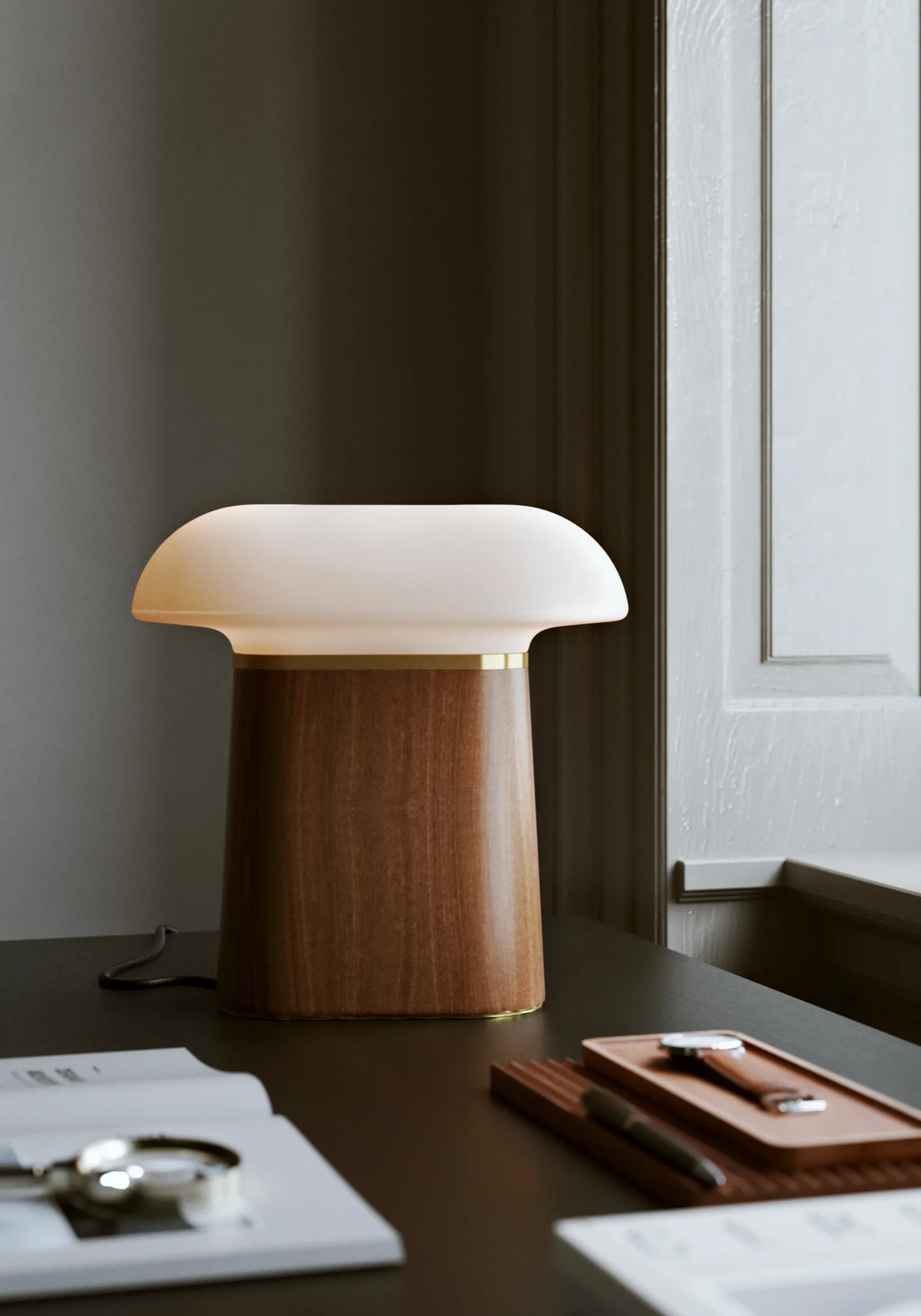 Nova bordslampa, Walnut Woud