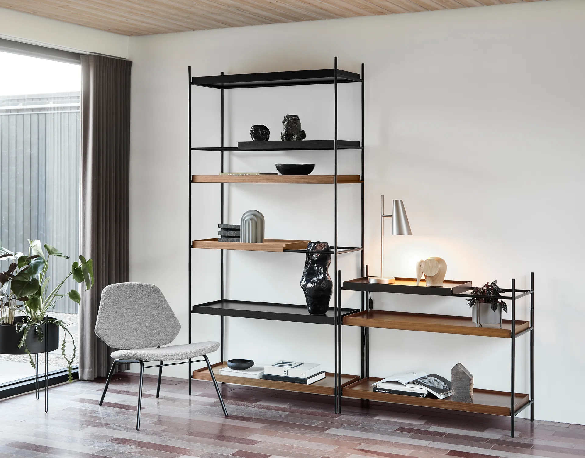 Tray hylla låg valnöt, 81x100 cm, Style 2 Woud