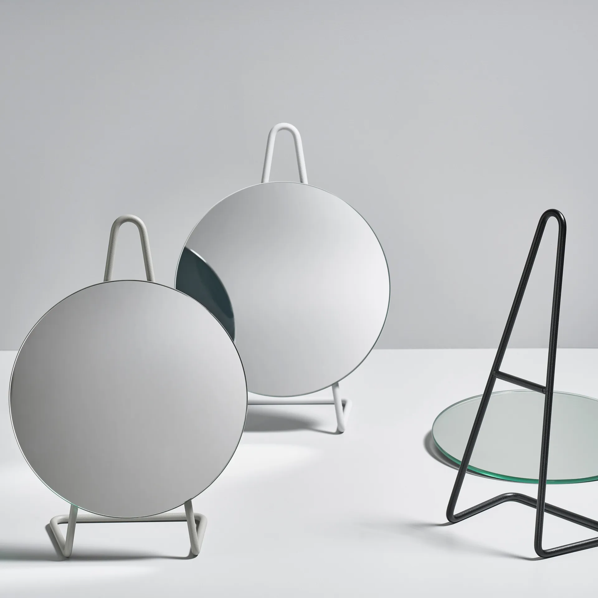 A-Mirror bordsspegel, Svart Zone Denmark