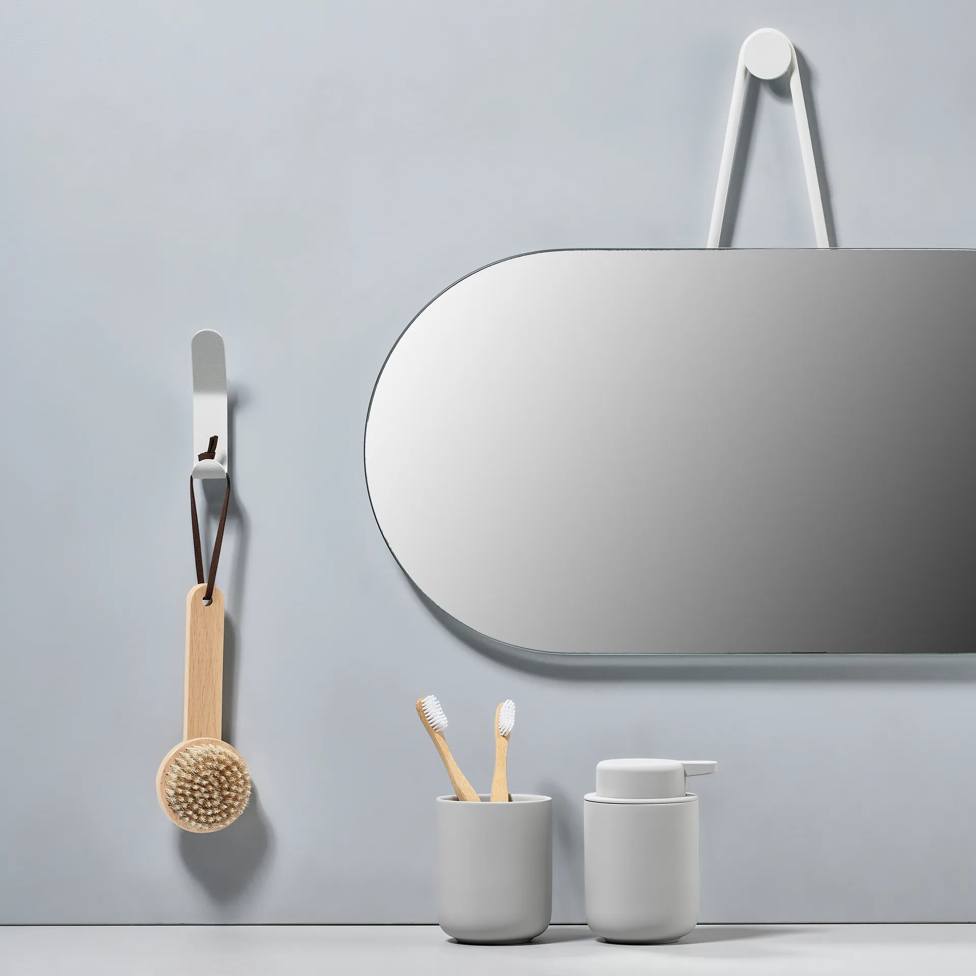 A-Mirror väggspegel, White Zone Denmark