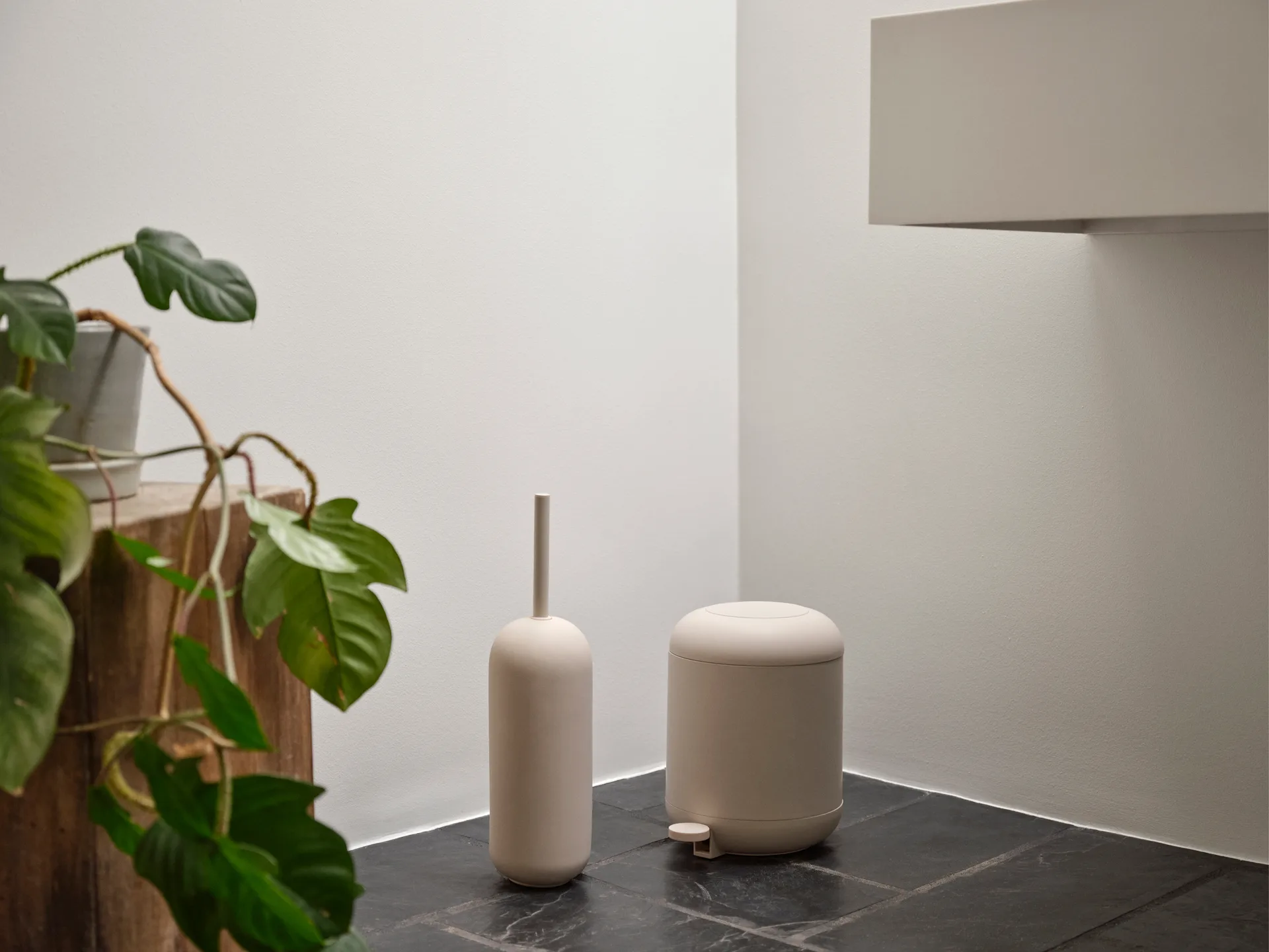 Sensu toalettborste Ø11,8x41 cm, Sand Zone Denmark