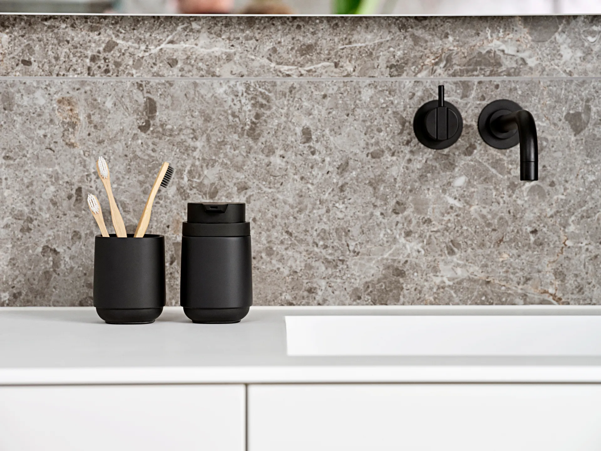 Time tandborstmugg 9,8 cm, Black Zone Denmark