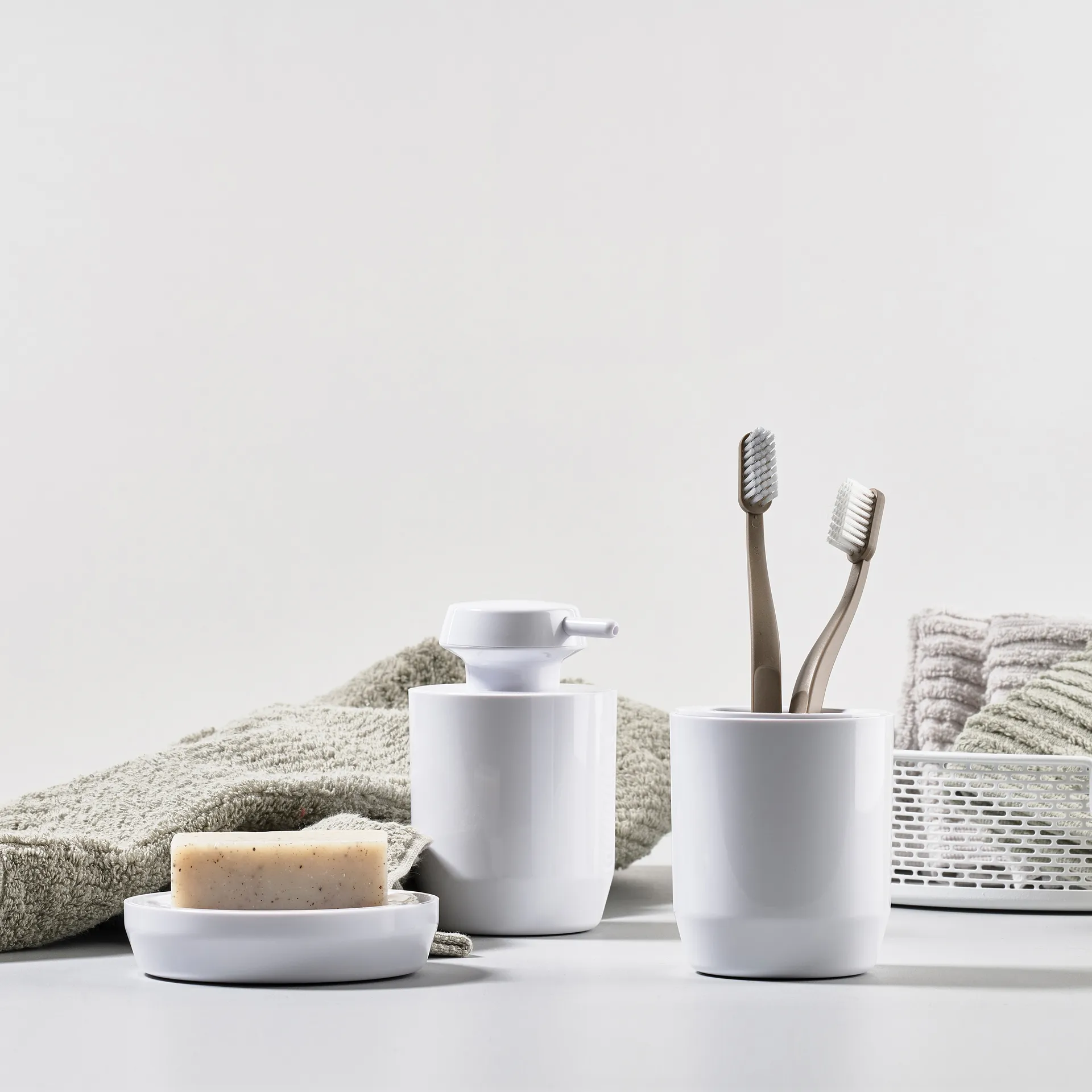 Zone Suii tandborstmugg 9 cm, White Zone Denmark