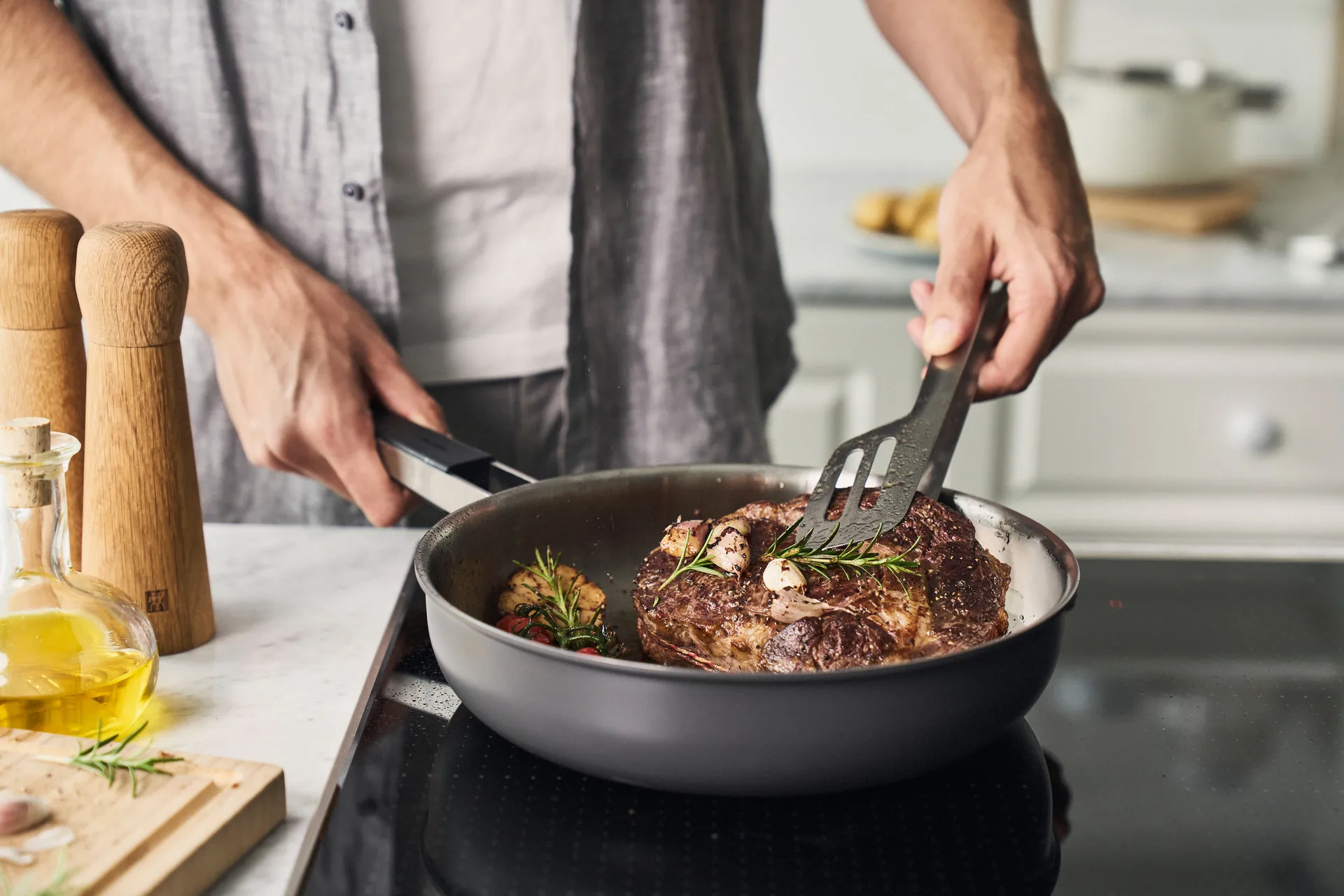 Zwilling Pure stekpanna Ø24 cm, Grå Zwilling