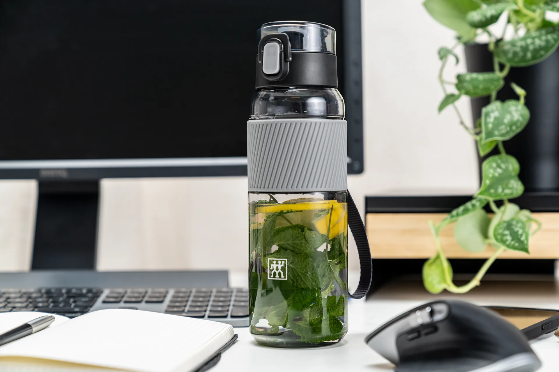 Zwilling vattenflaska 68 cl, Grå tritan Zwilling