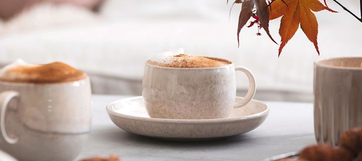 Fika är mer än bara en enkel kaffepaus. Här kan du se en kopp kaffe från Perlemor-kollektionen från Villeroy & Boch.