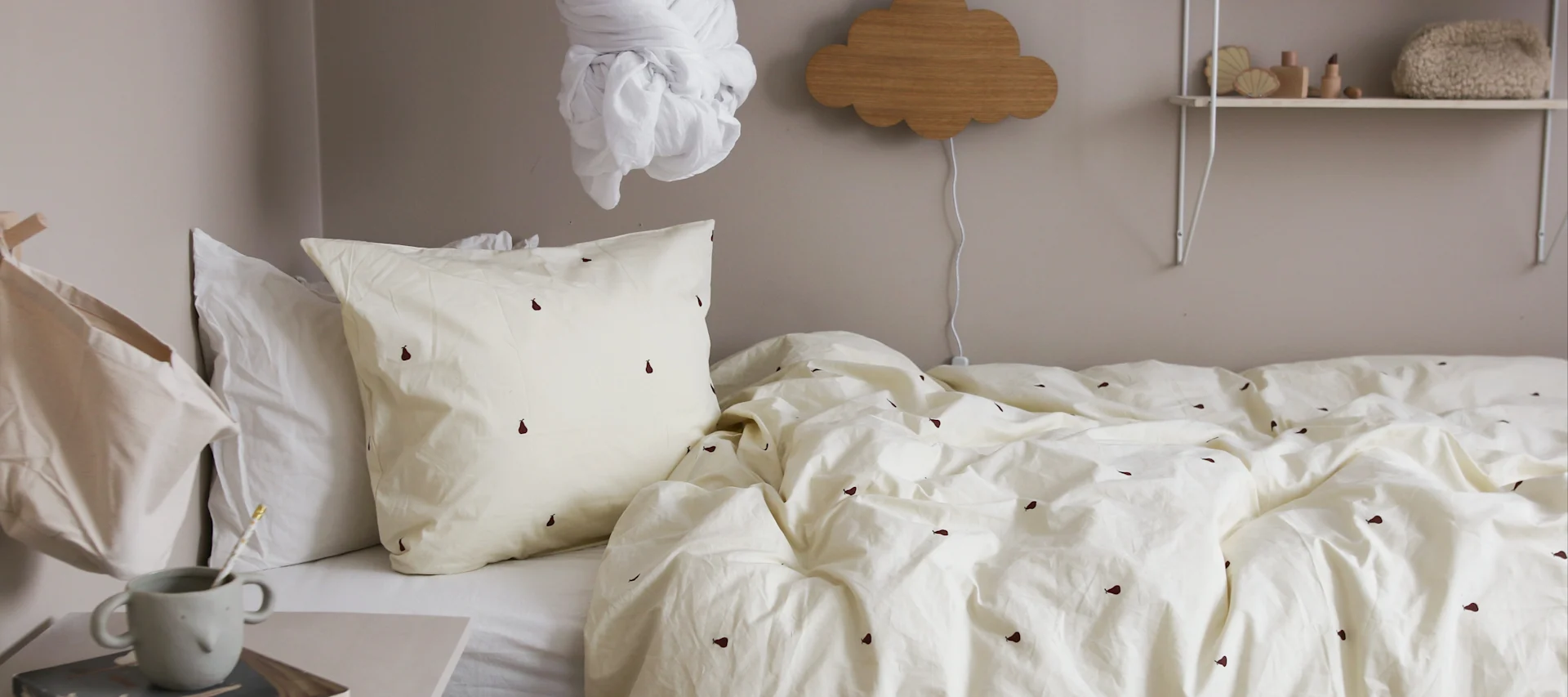 Inreda barnrum - inspiration hemma hos influencern @joanna.avento där hon inrett barnrummet med praktisk förvaring, lekfulla detaljer och mysiga textilier.