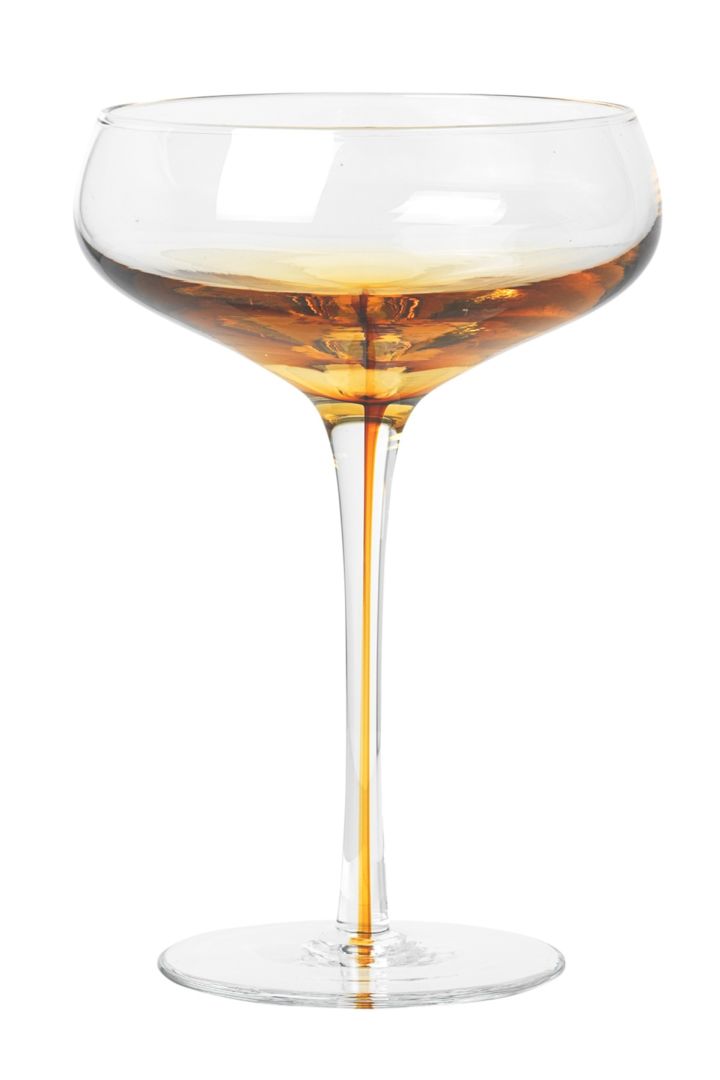 Amber cocktailglas från Broste Copenhagen. 