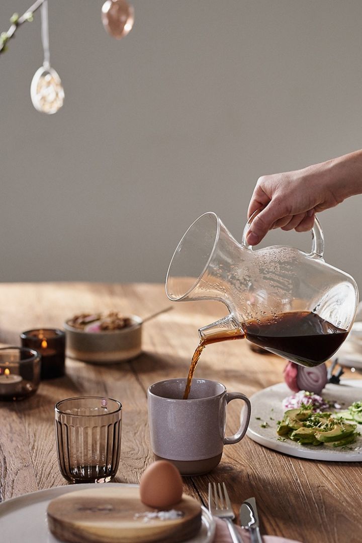 Servera kaffet direkt vid bordet med Pour Over kaffebryggare från Eva Solo 