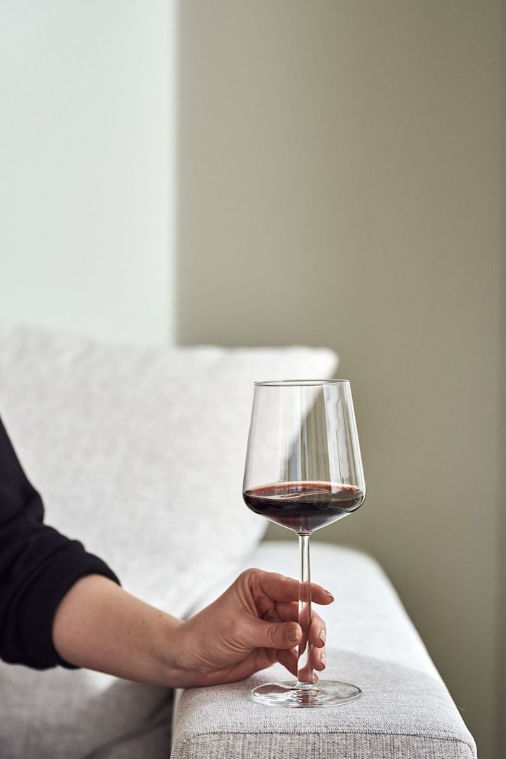 Essence rödvinsglas från Iittala.