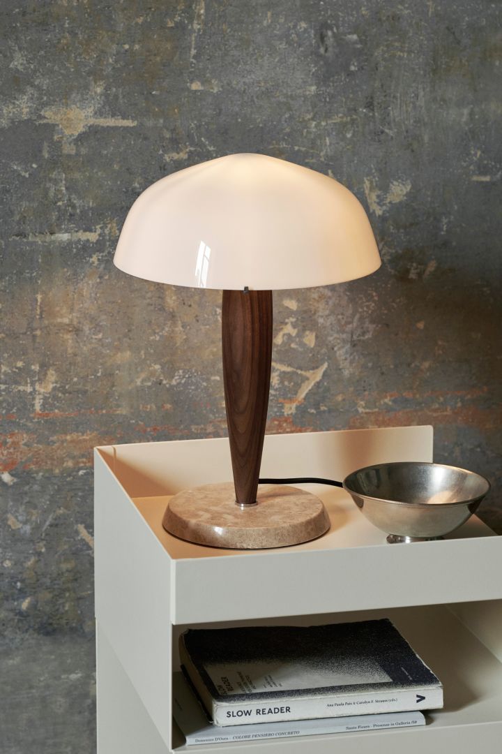 Säsongens trendiga svamplampa är Herman SHY3 bordslampa från &Tradition som blir en trendigt tillskott till hemmets alla rum.