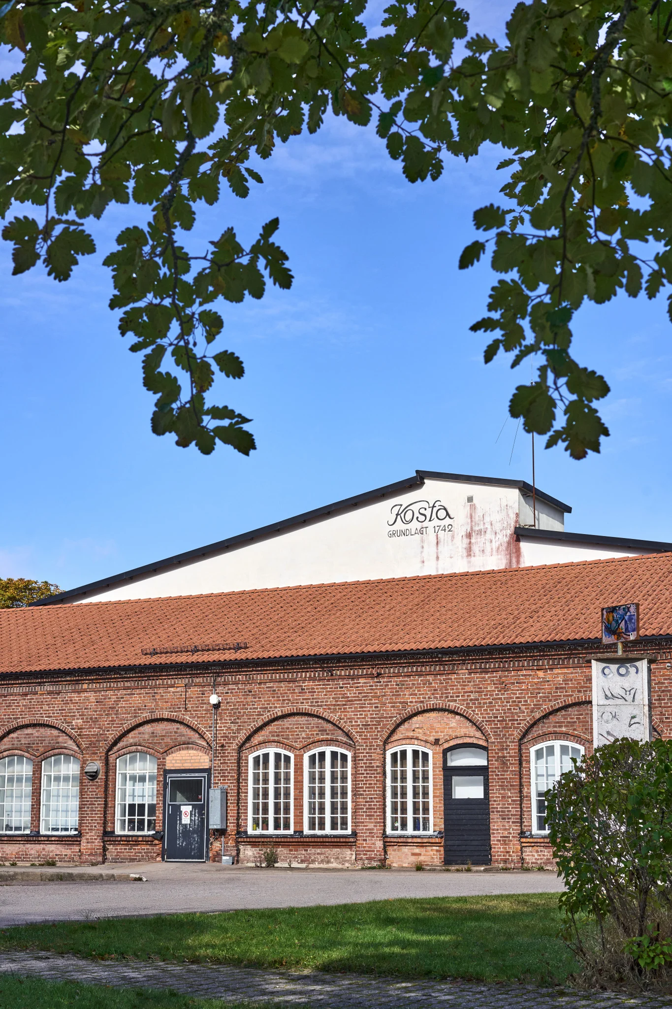 Området kring Kosta Bodas fabrik i södra Sverige.