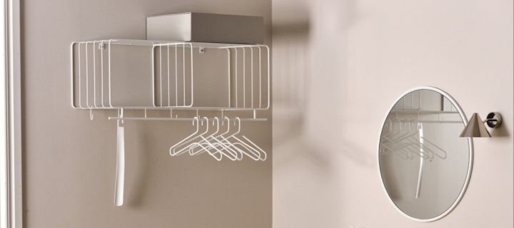 Inreda liten hall - inspiration med en långsmal mysig matta från Scandi Living för att skapa rymd och en inbjudande känsla.