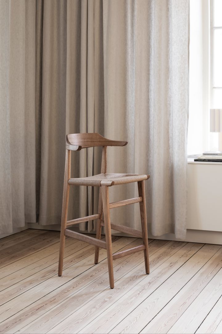 Bild som visar Hedda barstol med flätad sits från Gärsnäs.