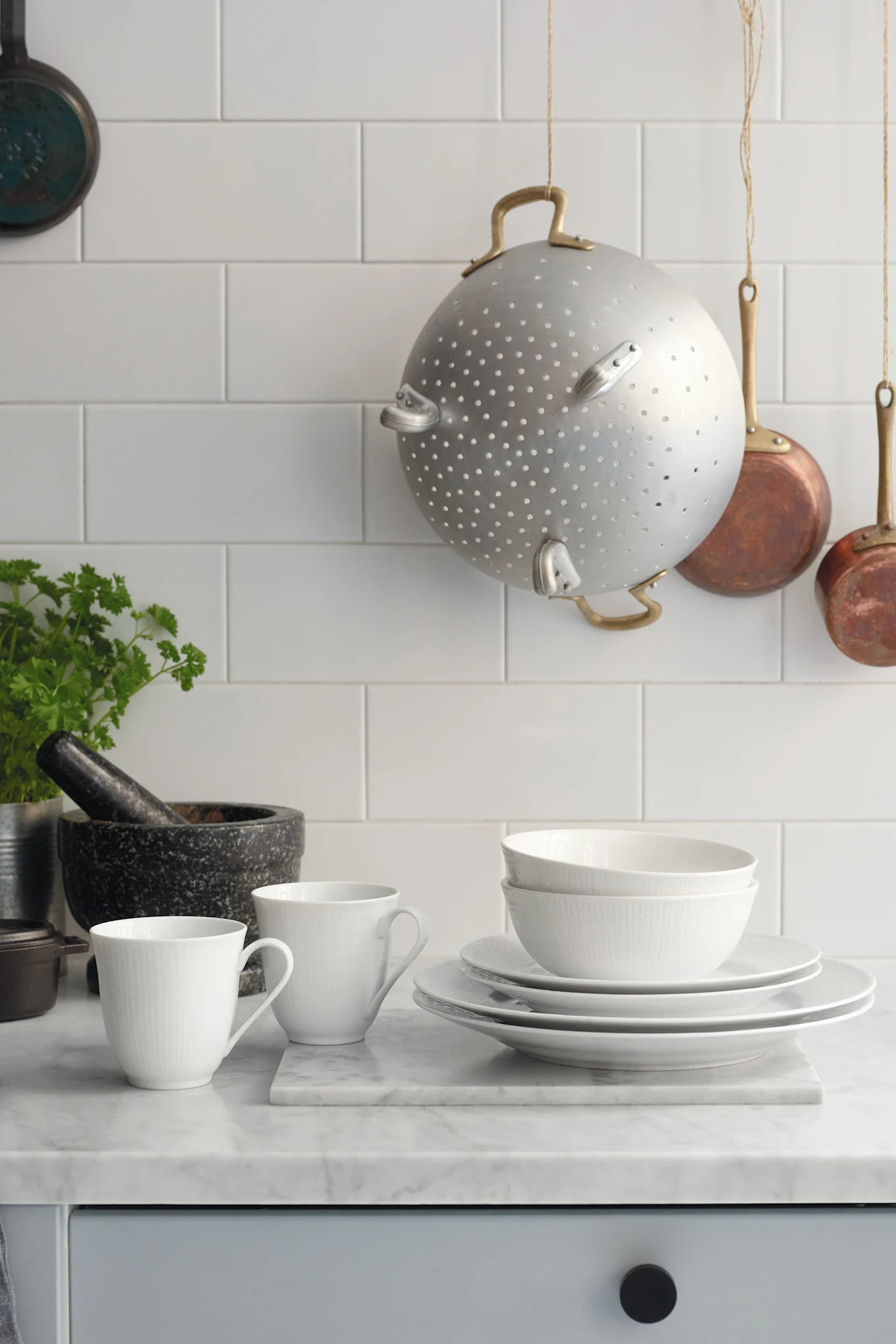 Ett startset från Swedish Grace är en riktig klassiker inom porslin och en perfekt julklapp.