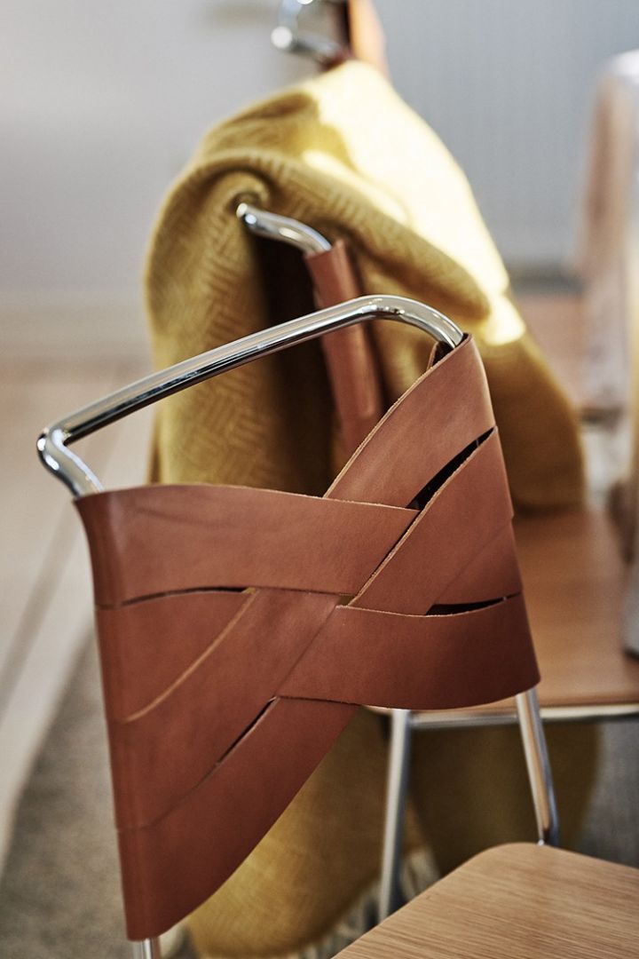 Design House Stockholm stol Torso i brun färg passar utmärkt till en retroinspirerad matplats.