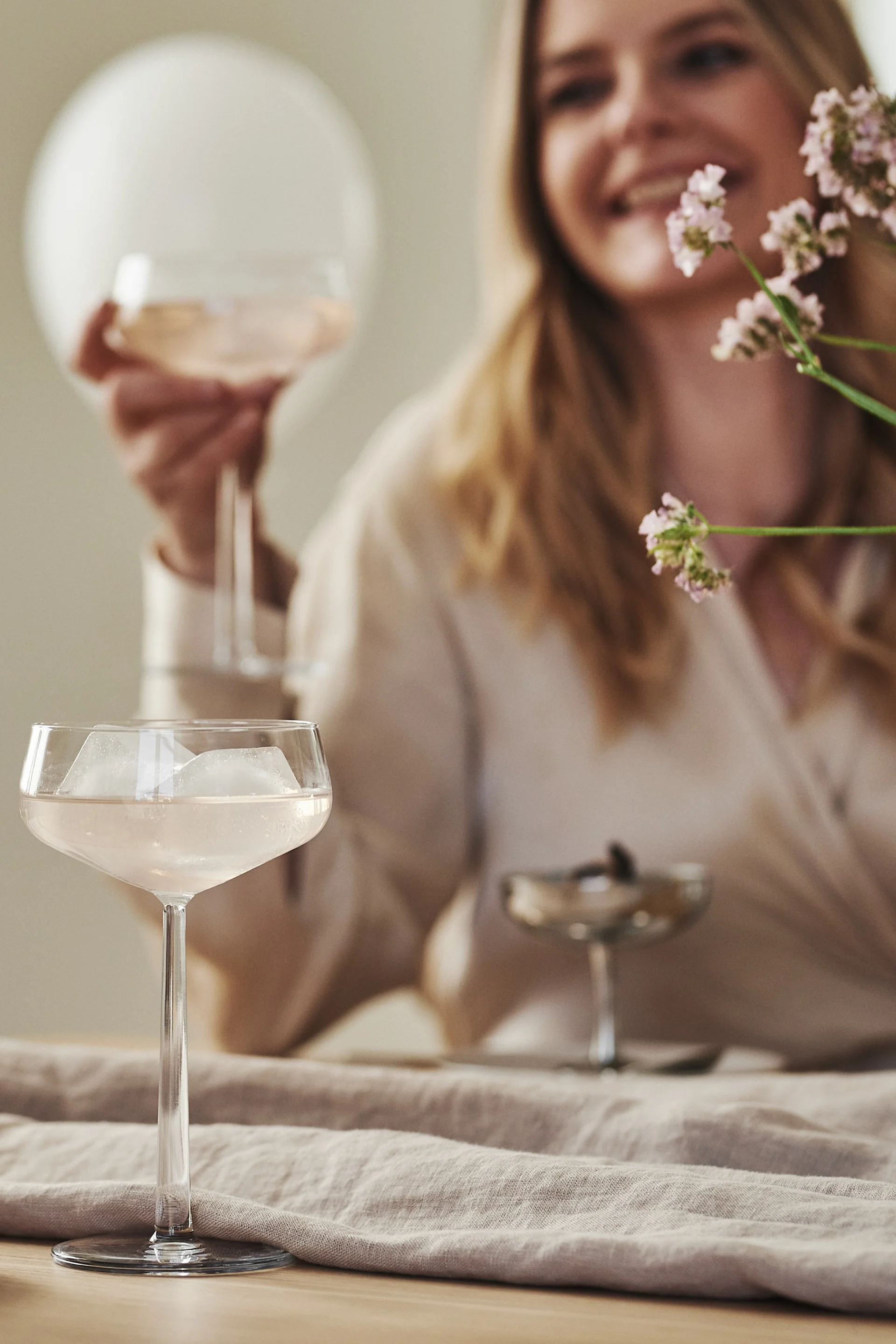 Tidlösa designgåvor som passar alla tillfällen - Iittalas, Essence cocktailglas blir alltid uppskattat att skåla med på en fest. 