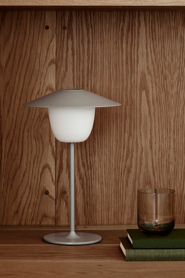 Blomus Ani mobil LED-lampa är en portabel lampa som är en av höstens inredningstrender 2021.