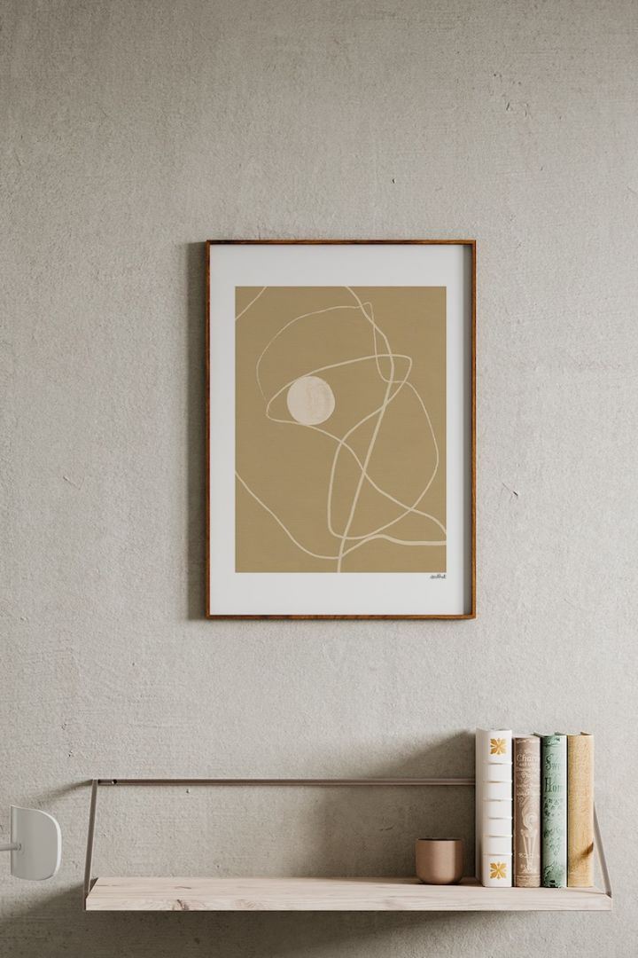 17 snygga posters att inreda ditt hem med - här ser du grafiska Little Pearl poster från Paper Collective i toner av vitt och beige.