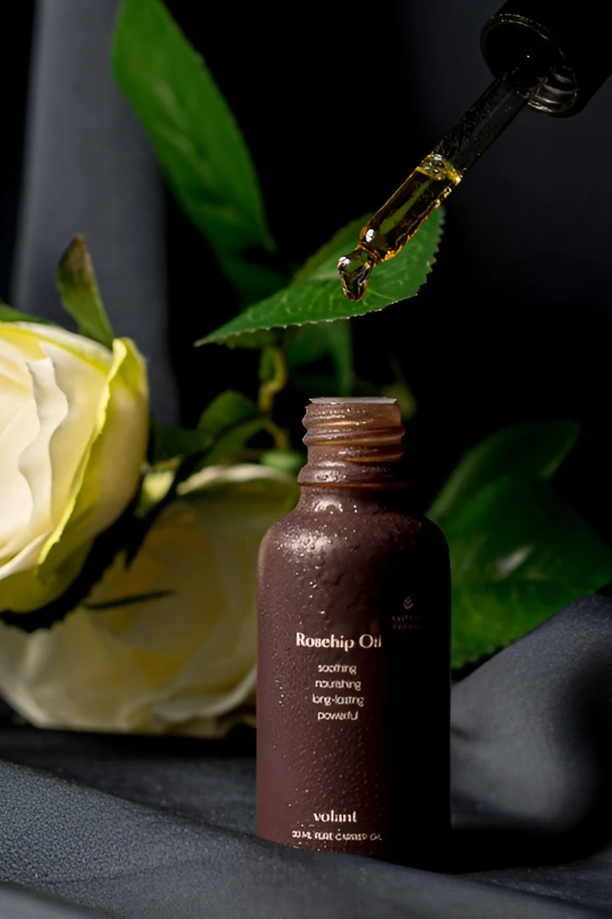 Skapa en välbefinnande doft till hemmet genom aromaterapi från Volant diffuser och eteriska oljor såsom Rosehip Oil.