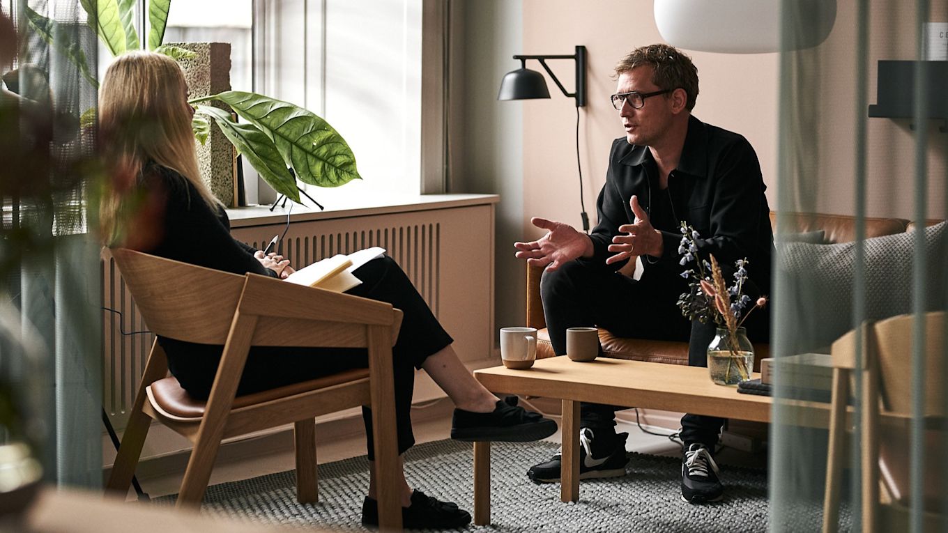 Muutos Design Director Christian Grosen berättar om vad som gör ett hem välkomnande i en intervju. 