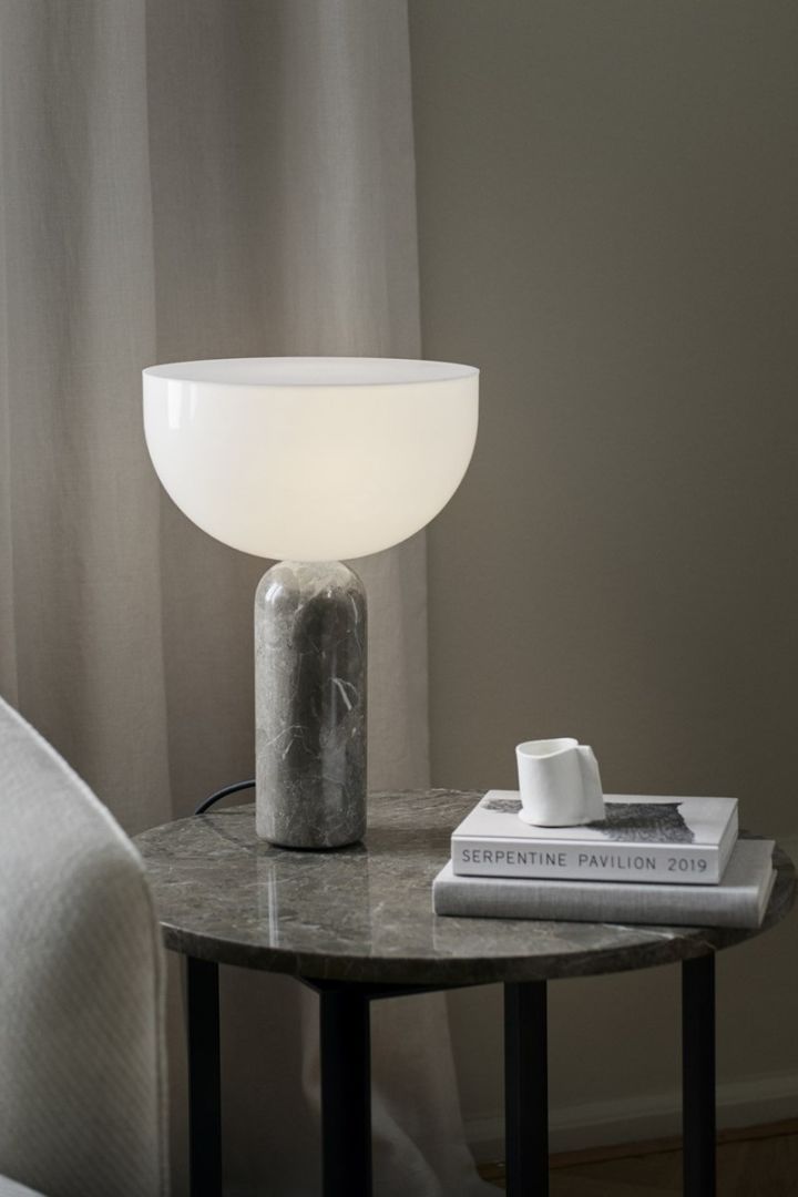 New Works är ett modernt designvarumärke att känna till och har den populära bordslampan Kizu i marmor i sitt sortiment. 