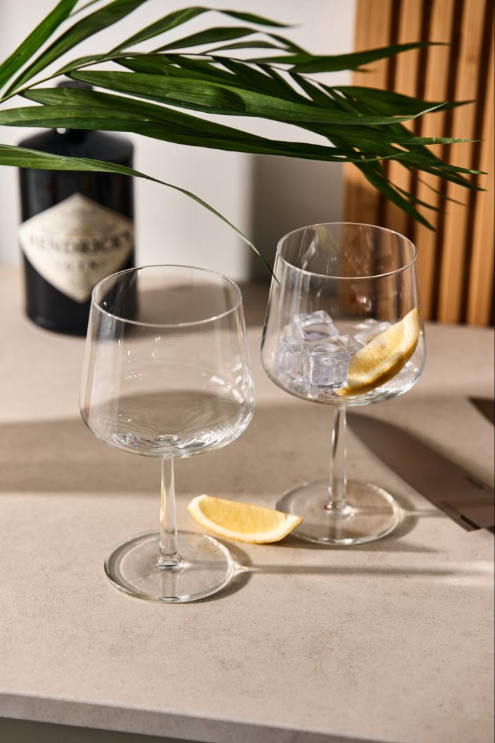Ge bort Essence gin & tonic glas från Iittala i födelsedag-present till drinkälskaren. Kombinera glasen med en lyxig gin eller drinktillbehör som presentkit.