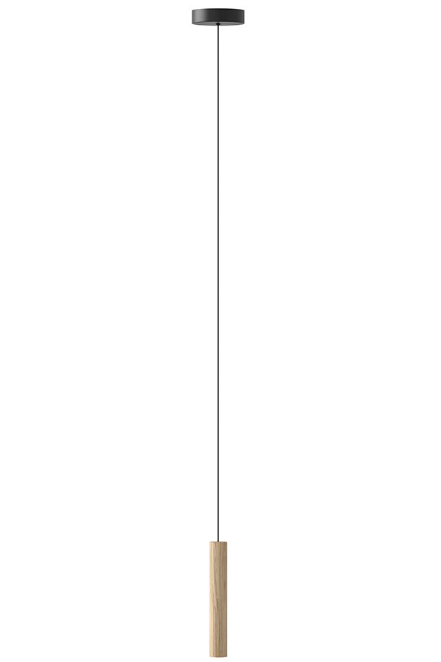 Chimes taklampa från Umage är har en cylinderformad lampskärm tillverkad i ek med inbyggd LED-lampa som ger ett varmt, koncentrerat ljus.