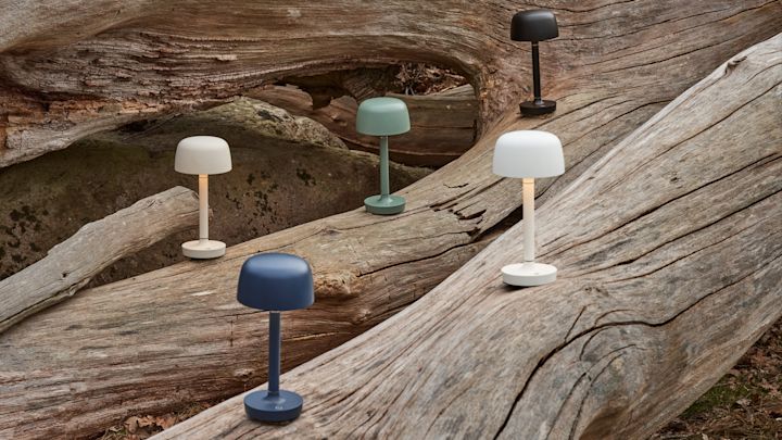Portabel belysning är en sommarfavorit som gör dina kvällar i sommar lite mysigare. Här Halo portabel lampa från Scandi Living som finns i flera olika färger.