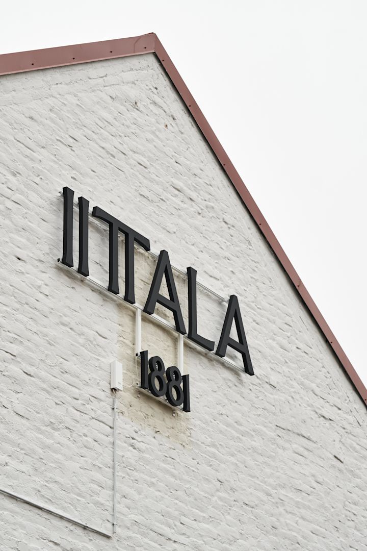 Utsidan på Iittalas glasfabrik. 