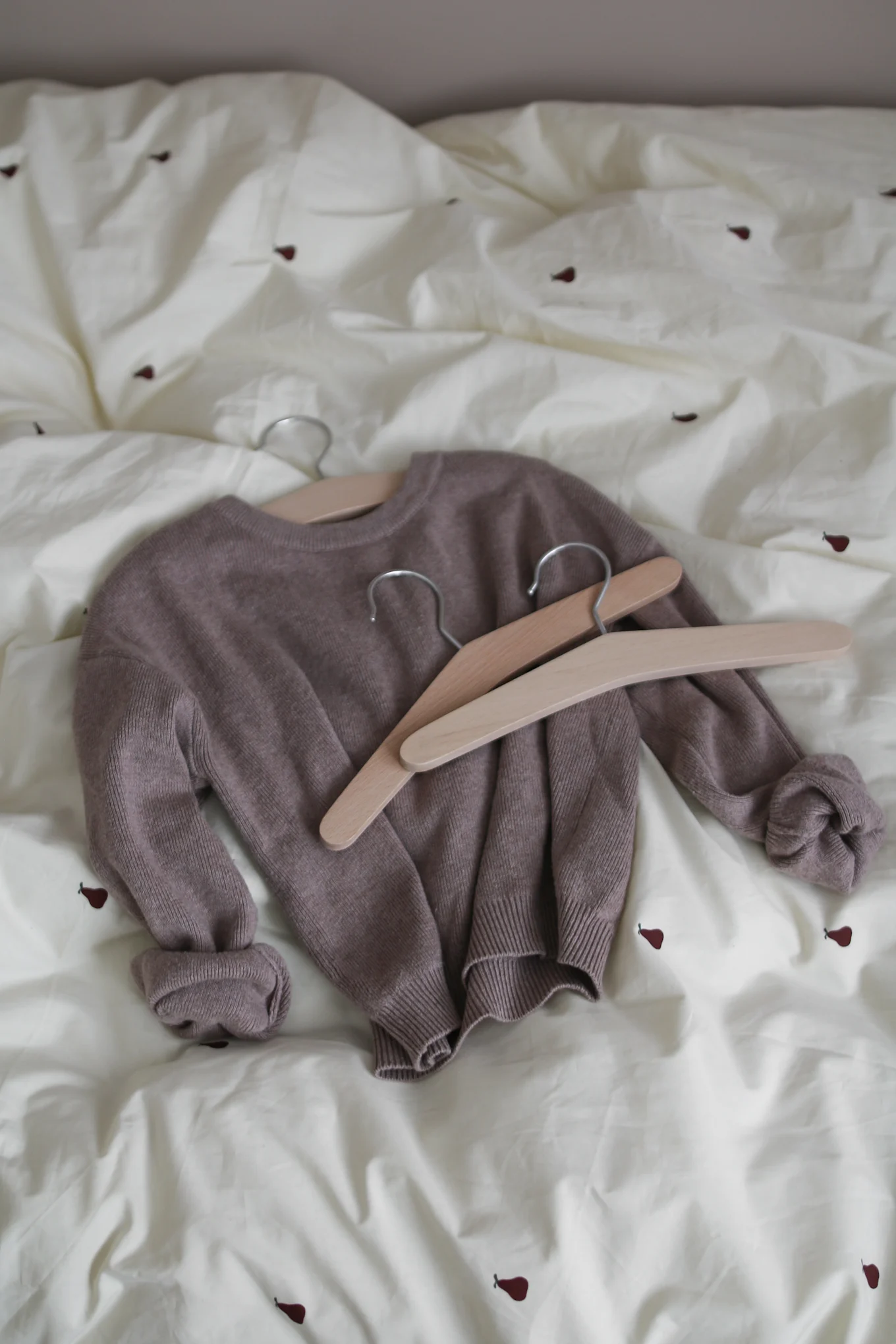 Inreda barnrum - inspiration hemma hos influencern @joanna.avento där hon inrett barnrummet med fina och praktiska galgar från Kid´s Concept.