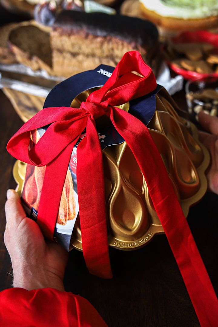 Baka med Fridas julklappstips är att ge bort en sockerkaksform från Nordic Ware till bakfantasten. Foto: Frida Skattberg