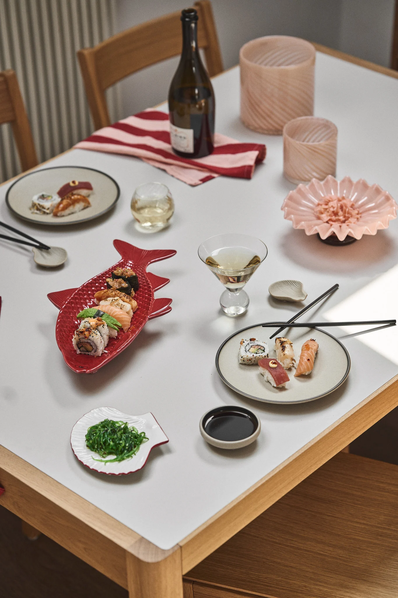 Alla hjärtans dag present: ordna en sushi­kväll och servera den med stil på porslin från Byon.