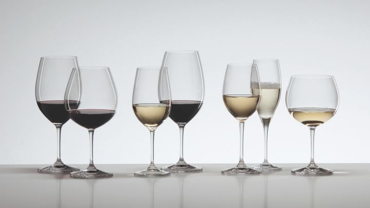 Formen & materialet på ett vinglas är avgörande för smak och upplevelse. Riedels serie Vinum erbjuder olika sorters vinglas anpassade för olika druvor.