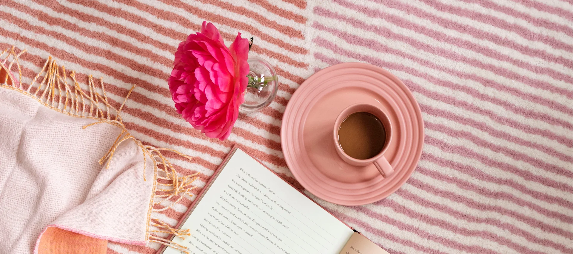 Två favoriter och framtida klassiker enligt Ebba von Sydow - Lines mugg i rosa & rosa matta från NJRD.