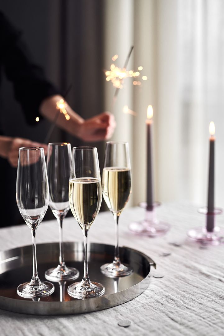 Karlevi Champagneglas från Scandi Living är perfekta till välkomstbubblet på nyårsfesten.
